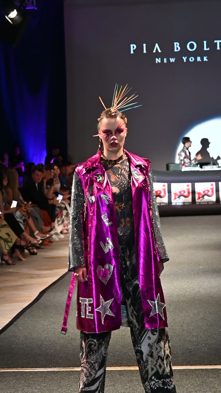 Runway clip, 8 August 2026, show 6, by @gumphotography