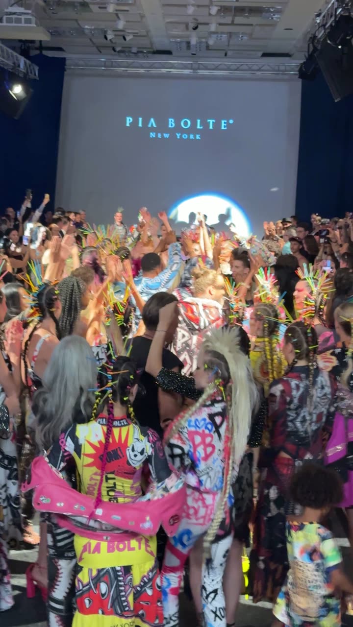 Runway clip, 8 August 2026, show 6, by @wotography