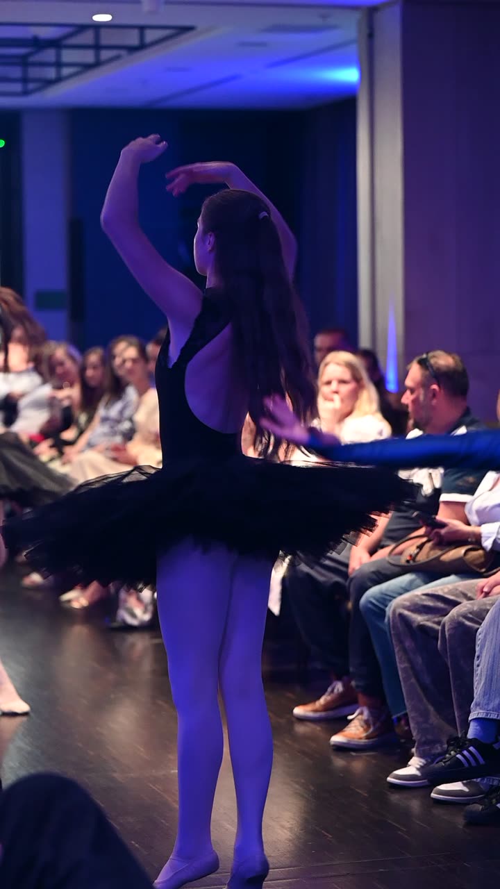 Runway clip, 9 August 2026, by @gumphotography