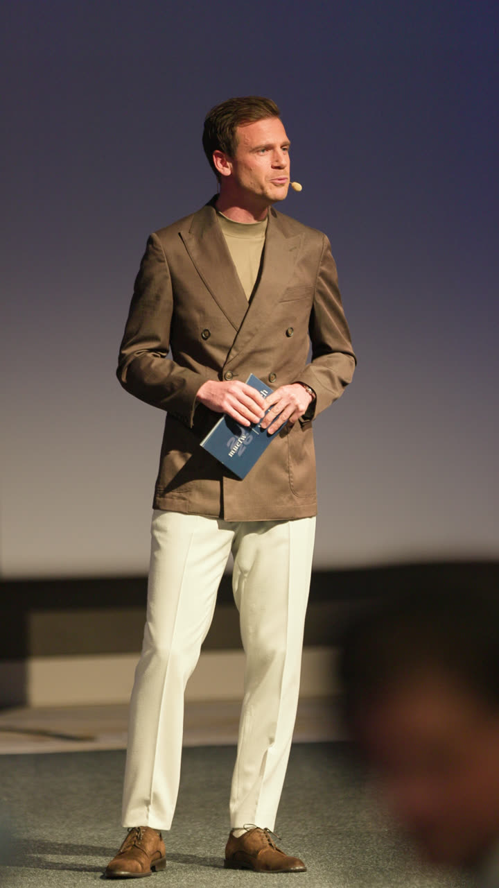 Runway clip, 7 August 2026, show 2, by Marius Mundt