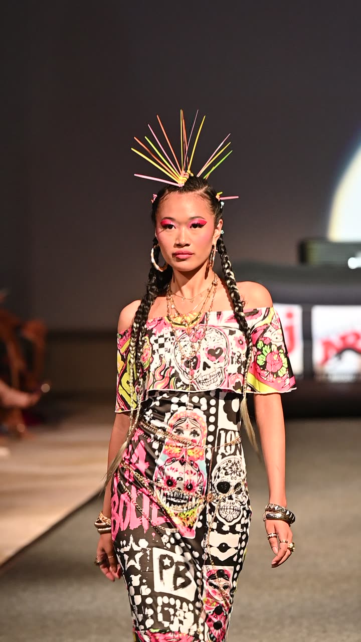 Runway clip, 8 August 2026, show 6, by @gumphotography