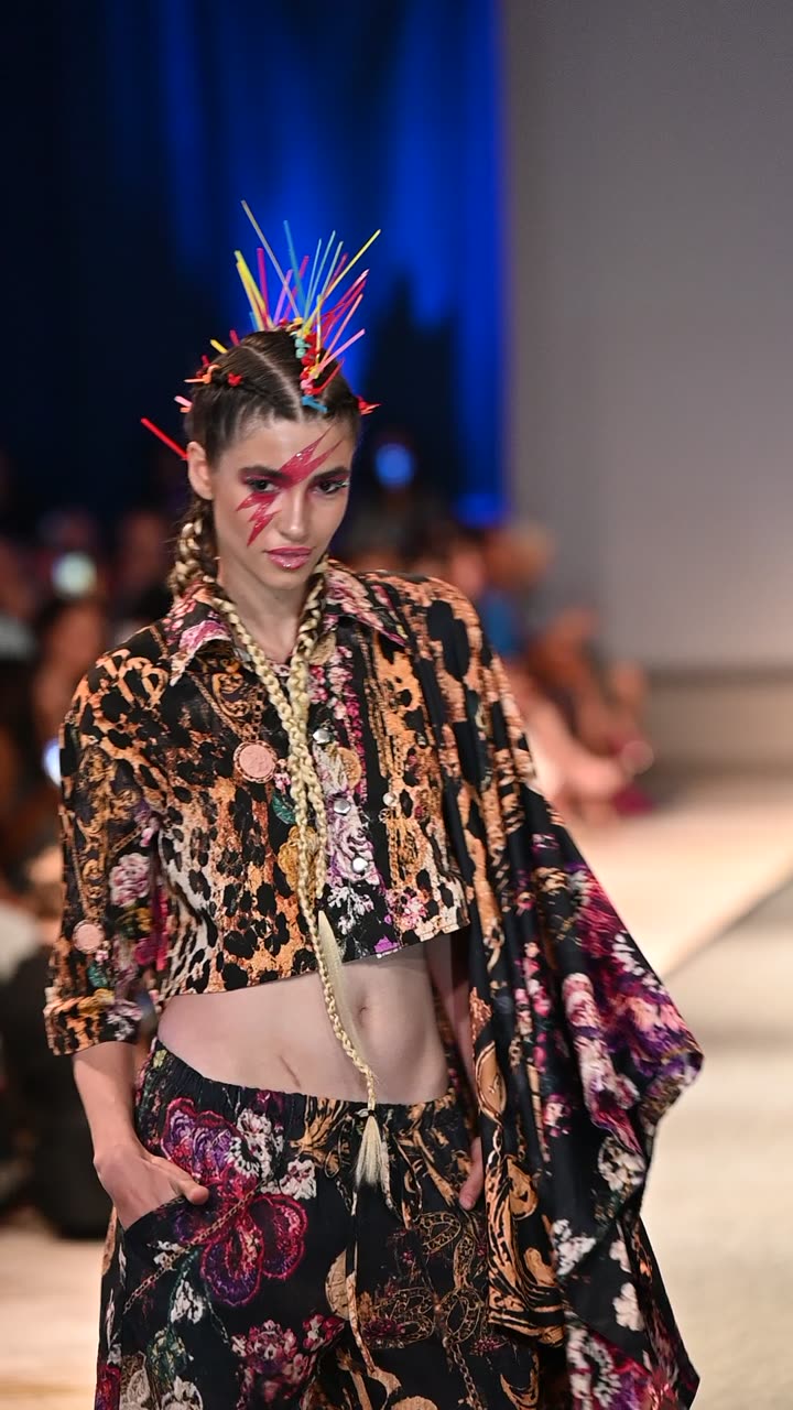 Runway clip, 8 August 2026, show 6, by @gumphotography