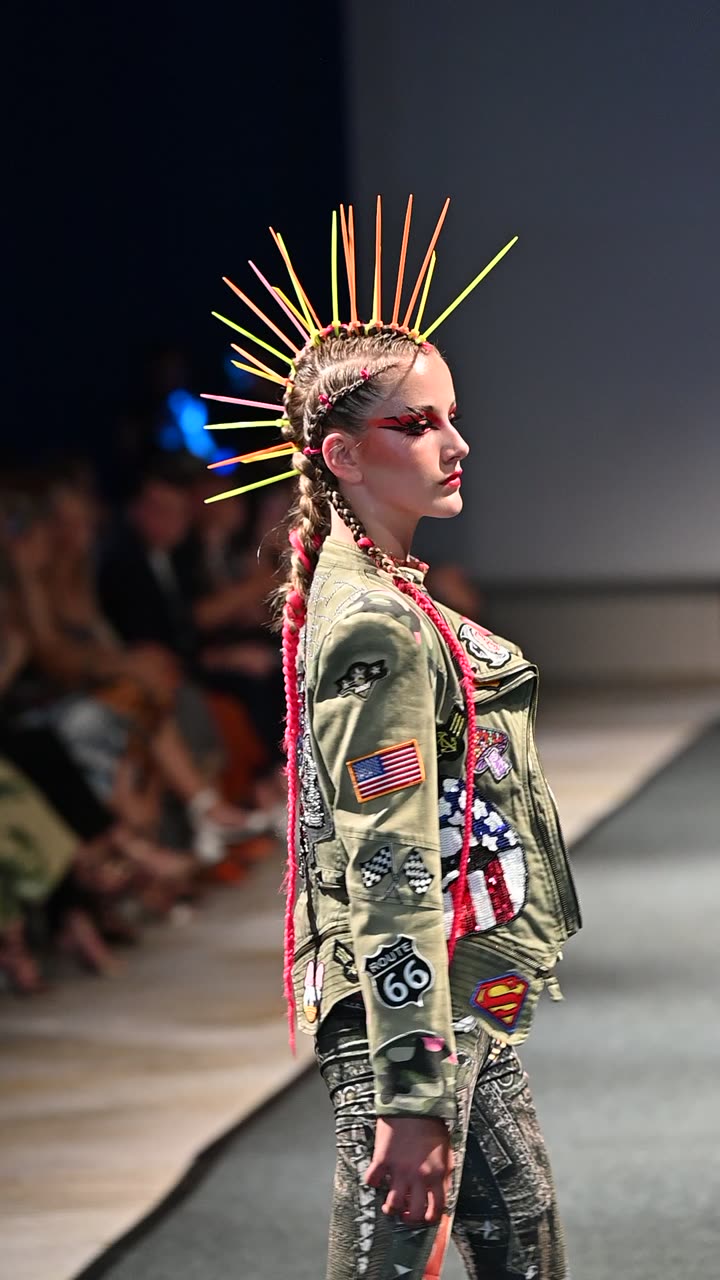 Runway clip, 8 August 2026, show 6, by @gumphotography