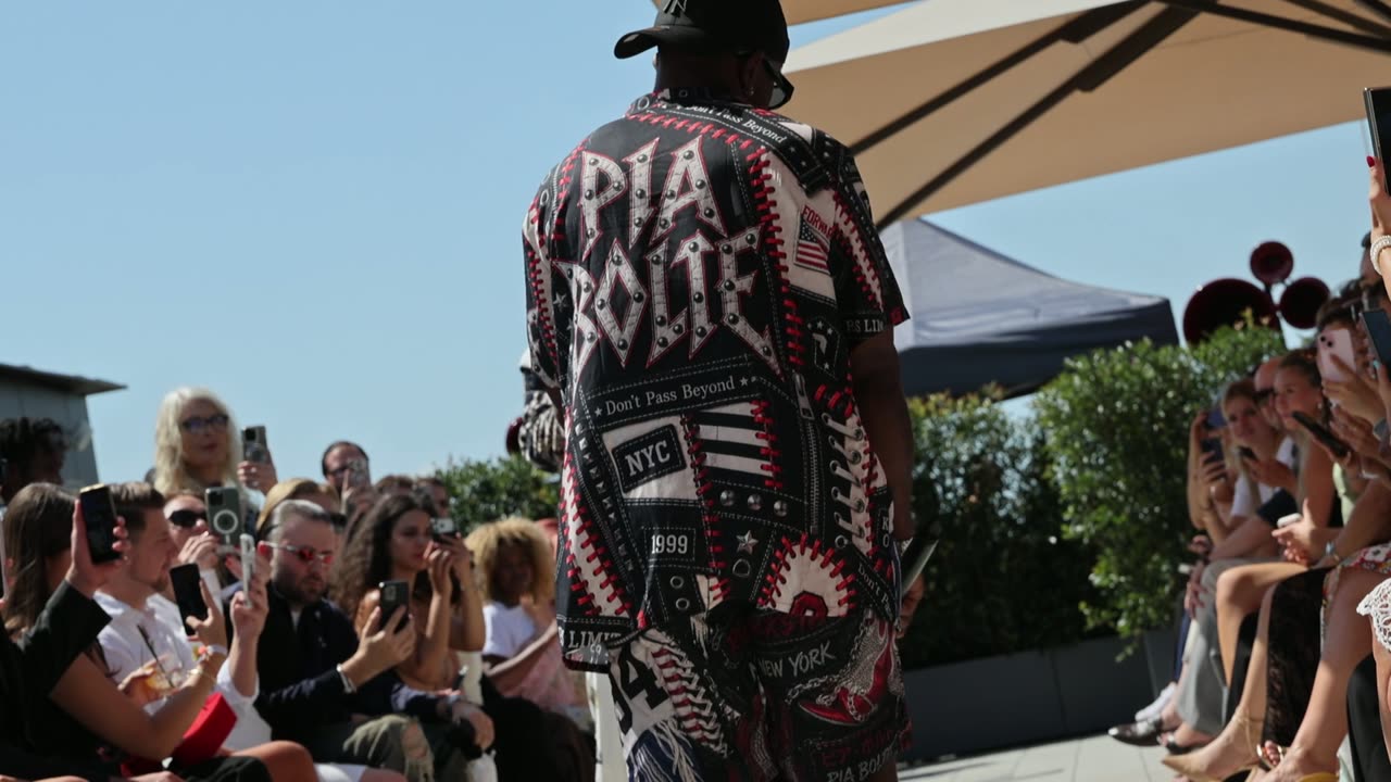 Runway clip, 8 August 2026, show 2, by @mmcmoonstudio