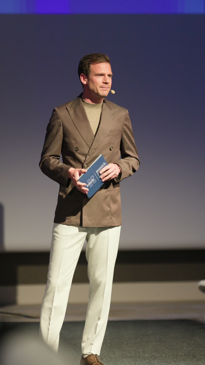 Runway clip, 7 August 2026, show 2, by Marius Mundt