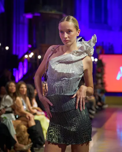 fr-fashion-show, 11 September 2026. Frame A860FB