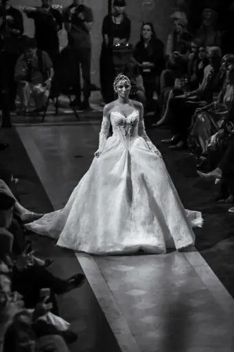 fr-fashion-show, 11 September 2026. Frame F25E1B