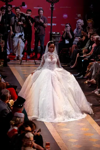fr-fashion-show, 11 September 2026. Frame D075B5