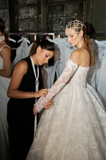 Parla Weddings, fr-fashion-show, Backstage, 11 September 2026. Frame 4C0163