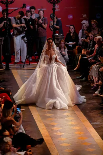 fr-fashion-show, 11 September 2026. Frame 96B486