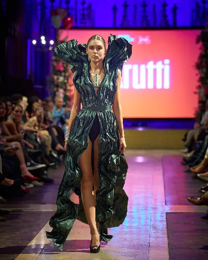 fr-fashion-show, 11 September 2026. Frame 13033F